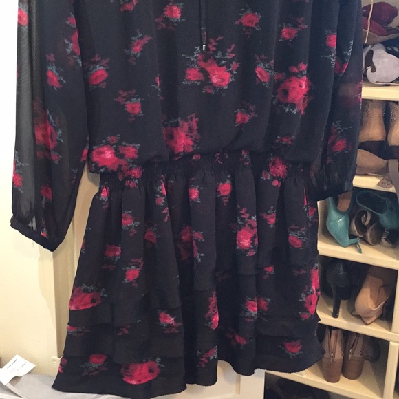 Dress 👗 - Picture 2 of 5